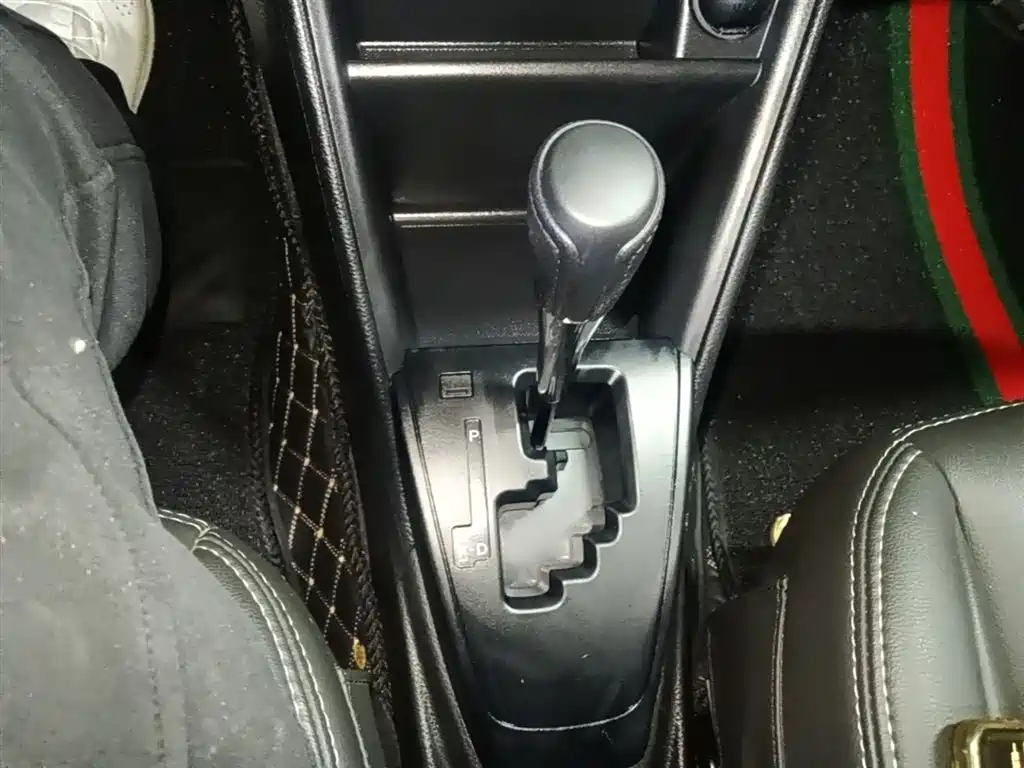 Toyota Yaris L 2020 — фото 14