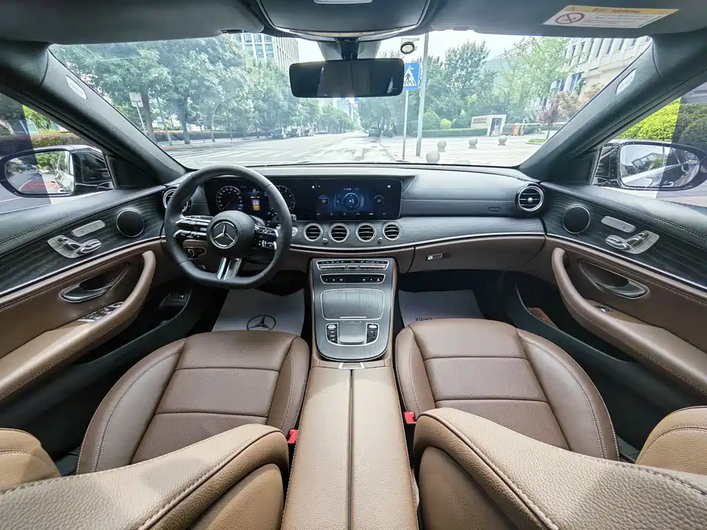 Mercedes-Benz E-Class 2023 — фото 13