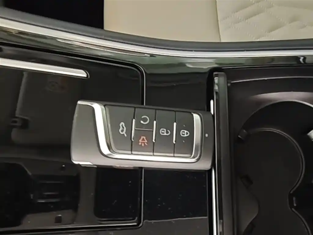 GAC Motor Trumpchi M8 2021 — фото 9