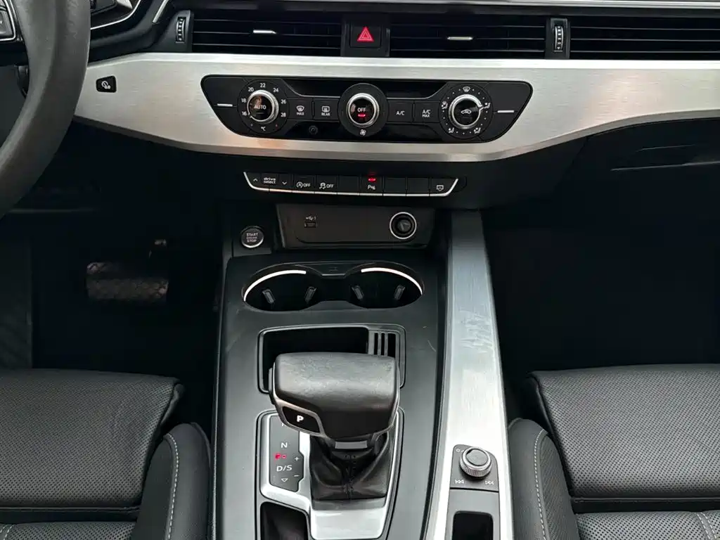 Audi A4L 2021 — фото 18