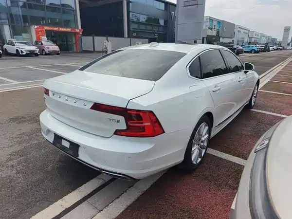 Volvo S90 2020