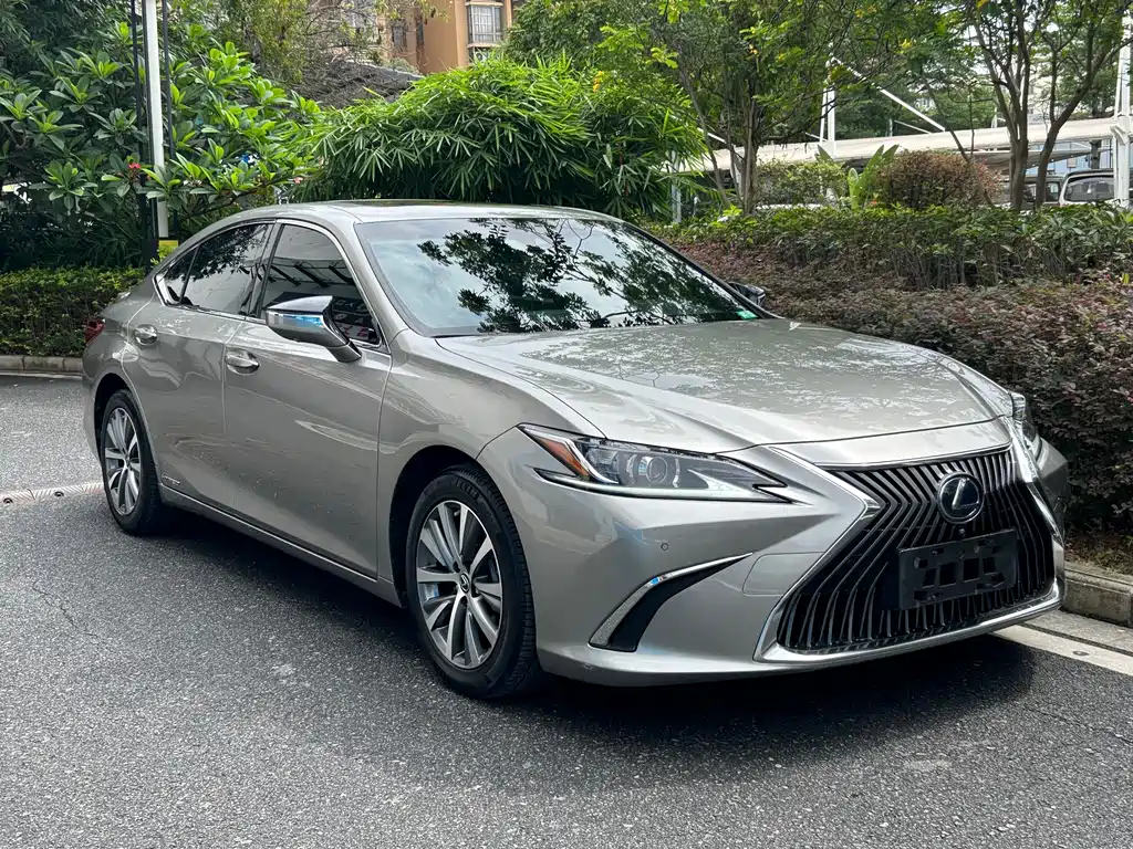 Lexus ES 2019 — фото 3