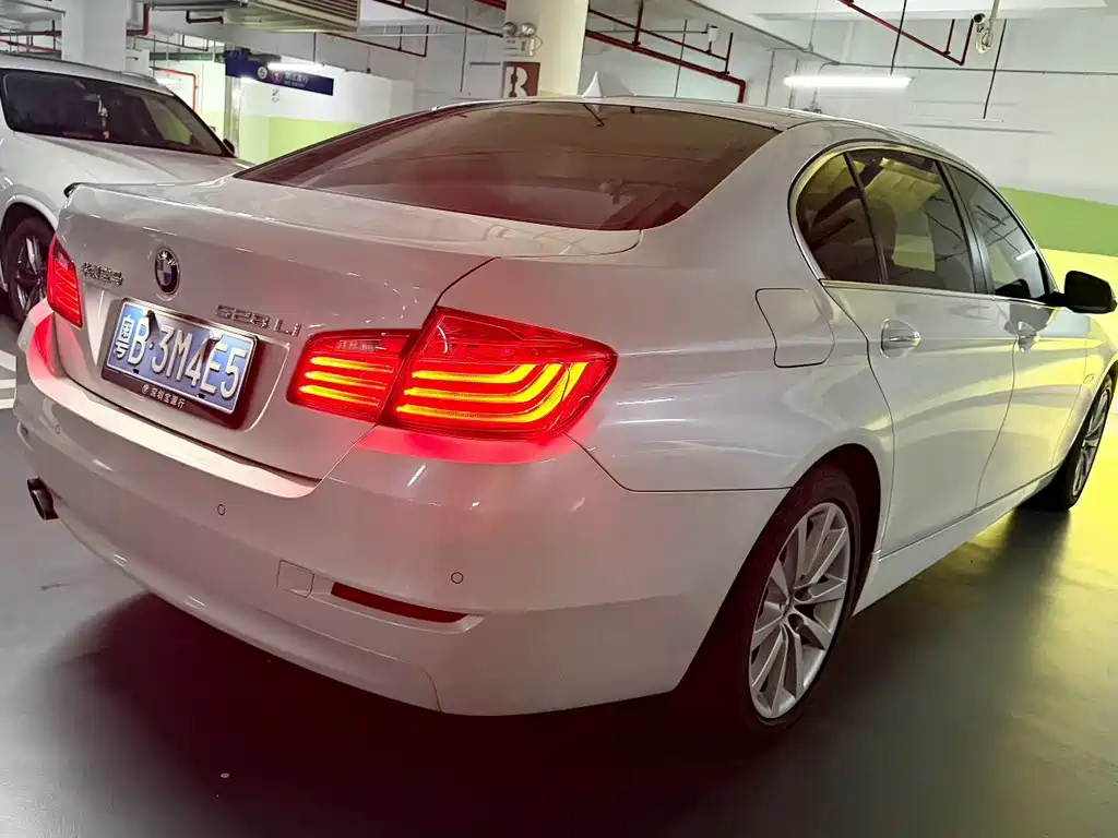 BMW 5 Series 2015 — фото 3