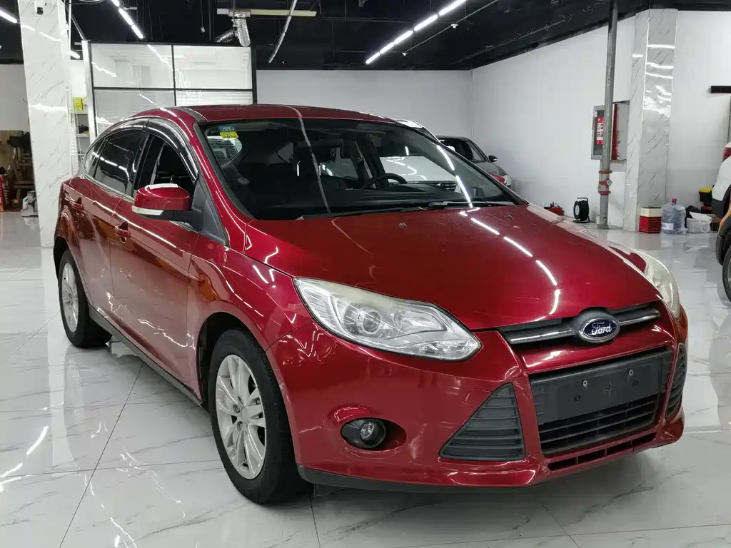 Ford Focus 2015 — фото 3