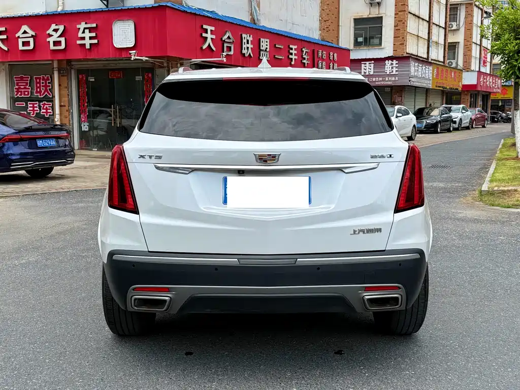 Cadillac XT5 2021 — фото 8