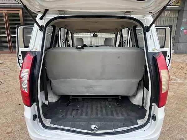 Wuling Hongguang 2016