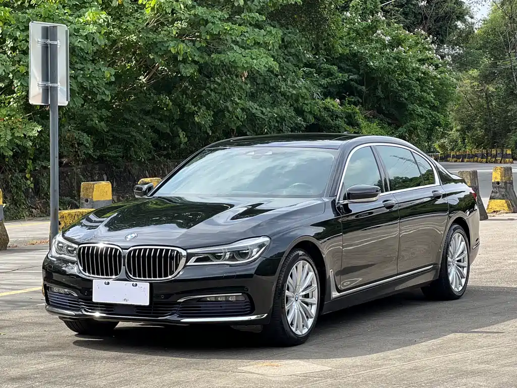 BMW 7 Series 2016 — фото 1