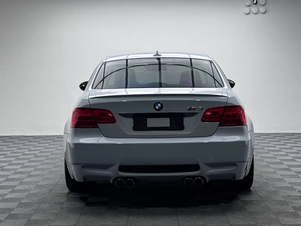 BMW M3 2011 — фото 7