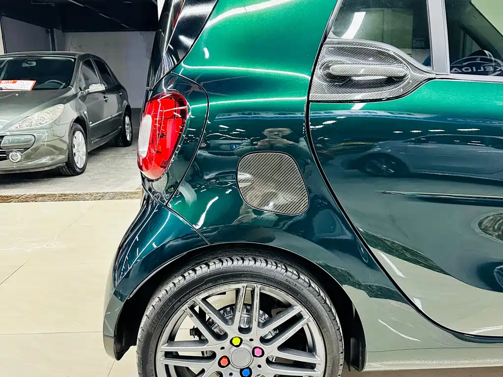 smart Fortwo 2018 — фото 18