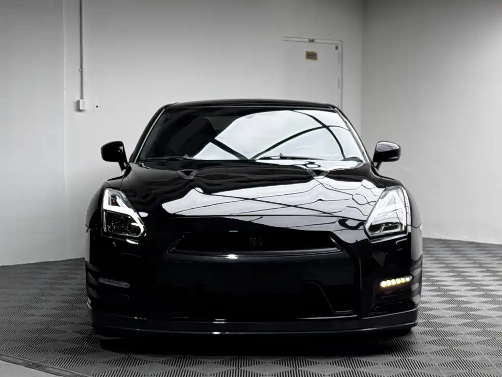 Nissan GT-R 2014