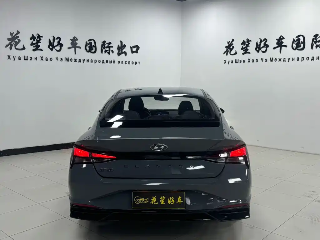 Hyundai Elantra 2022