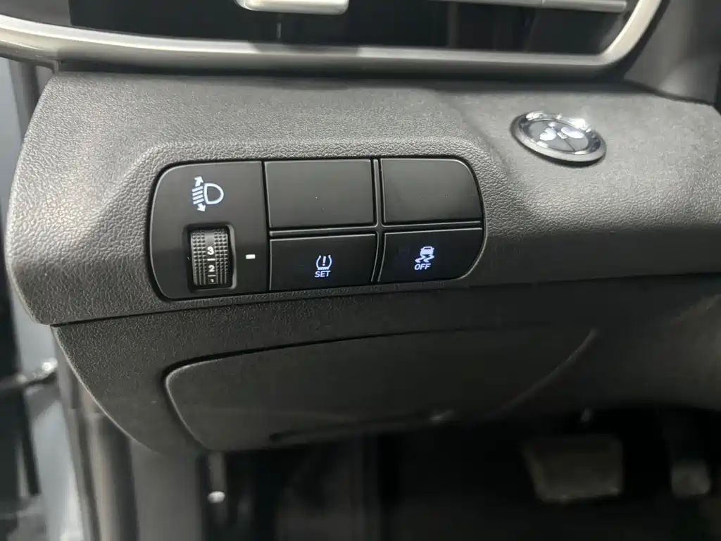 Hyundai Elantra 2022 — фото 20