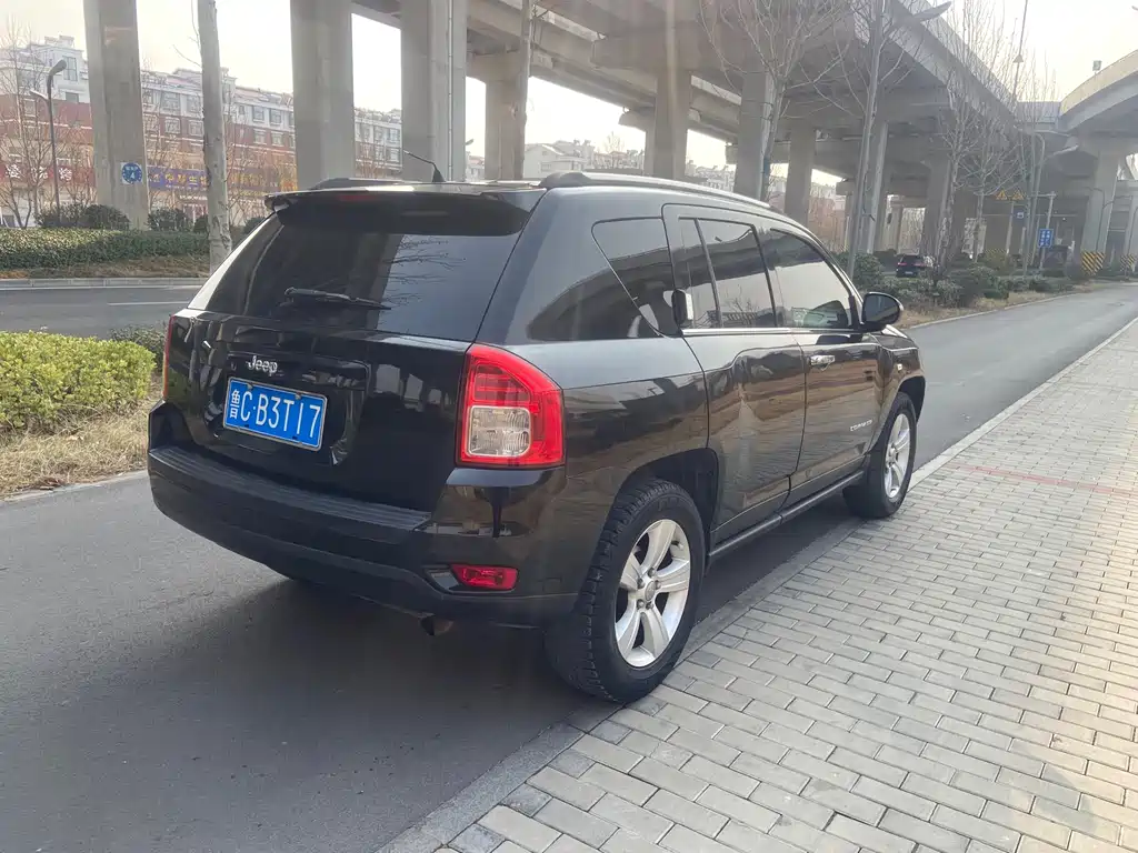 Jeep Compass 2013 — фото 3