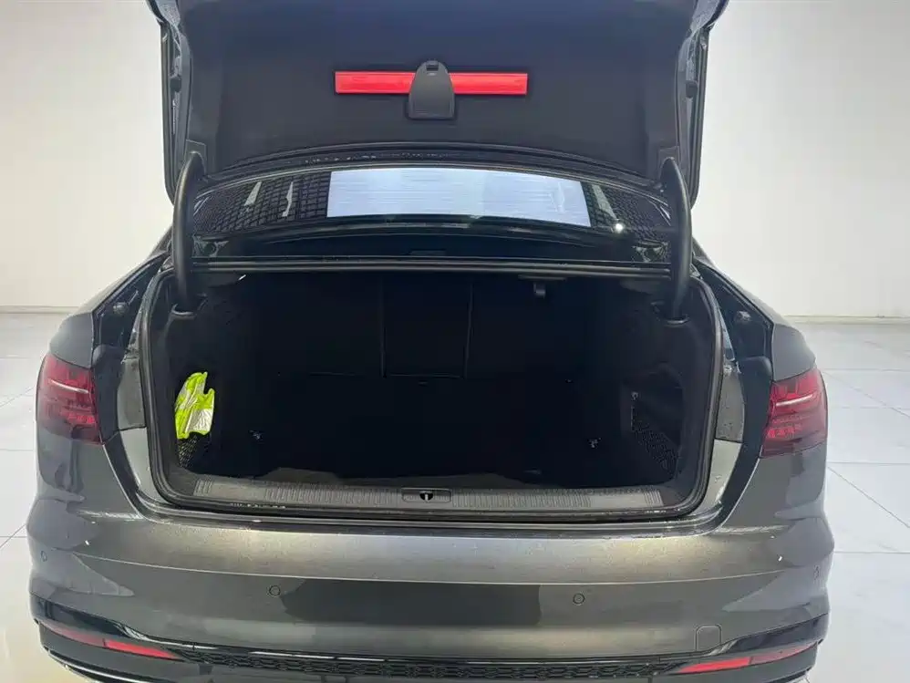 Audi A4L 2023