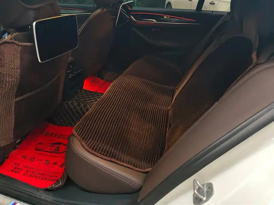 BMW 5 Series 2019 — фото 11