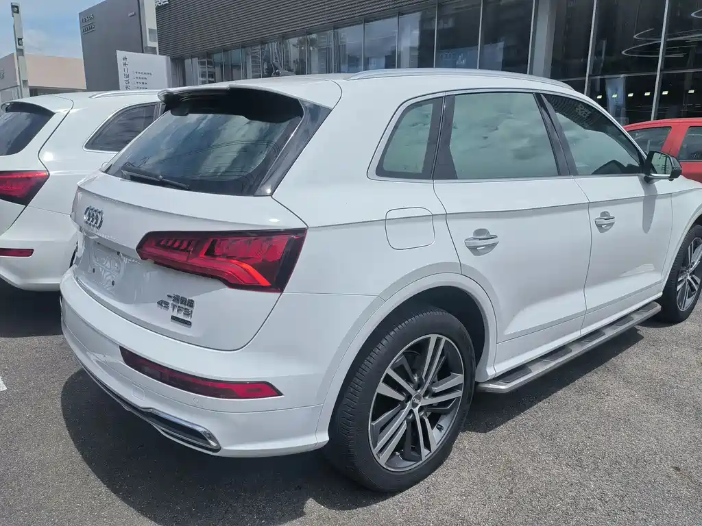 Audi Q5L 2019