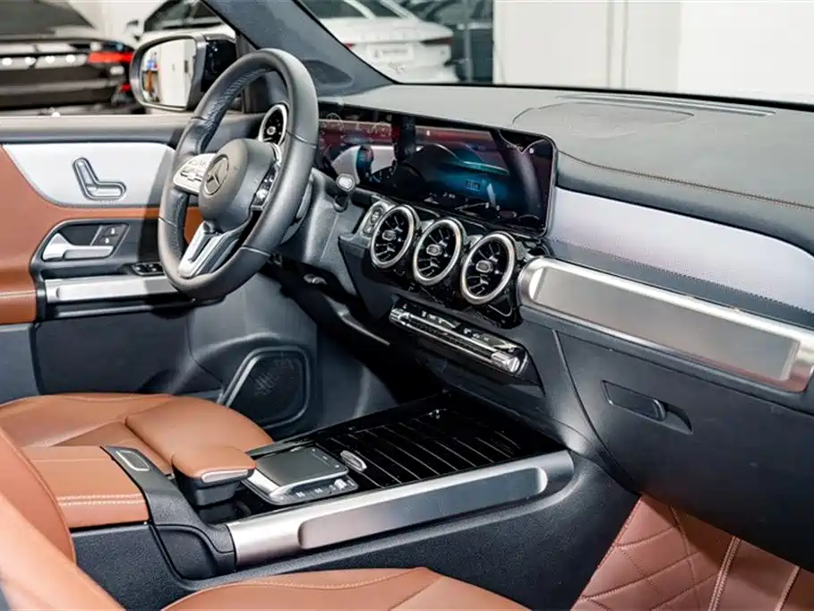 Mercedes-Benz GLB 2023 — фото 19