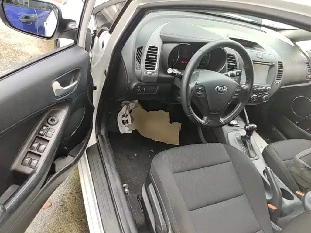 Kia K3 2015 — фото 16