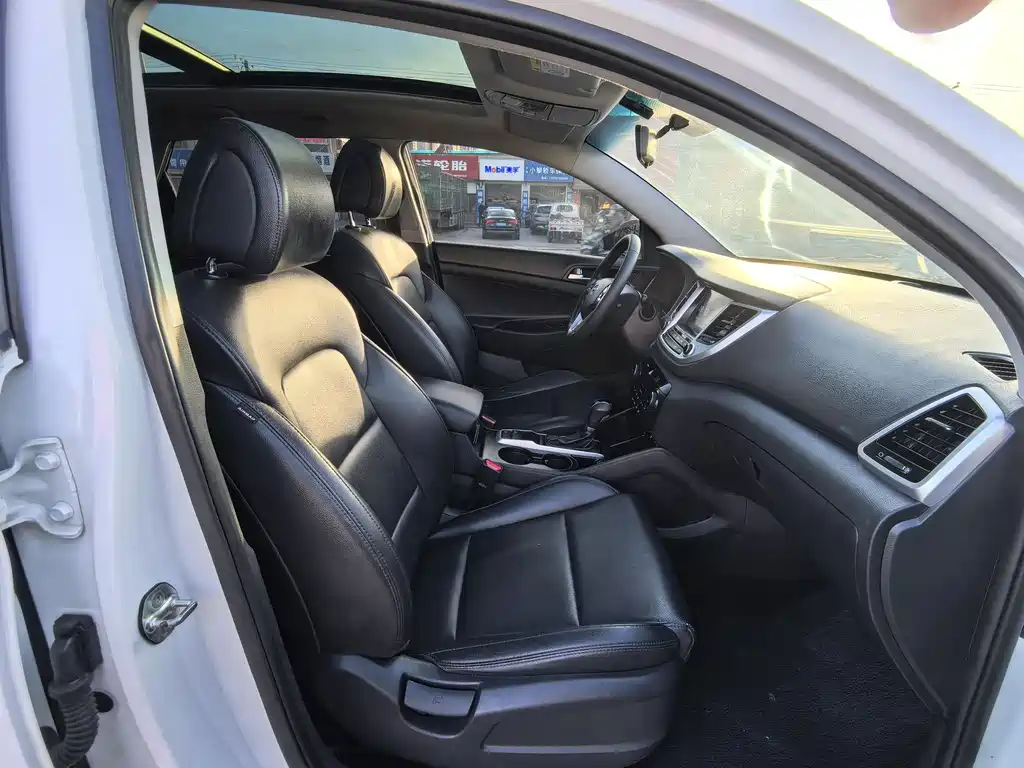 Hyundai Tucson 2016 — фото 12