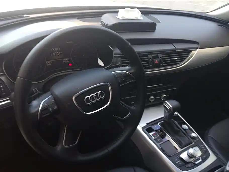 Audi A6L 2014 — фото 12