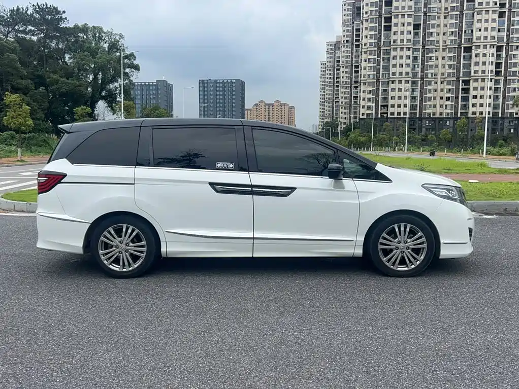 Honda Elysion 2019 — фото 20