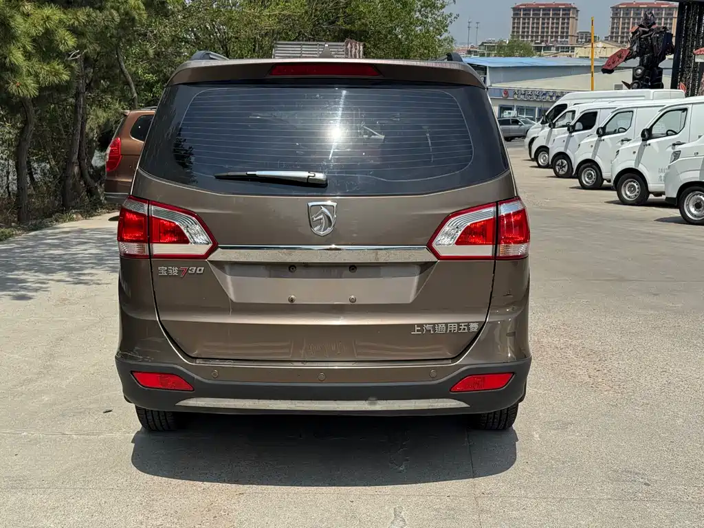 Baojun 730 2015