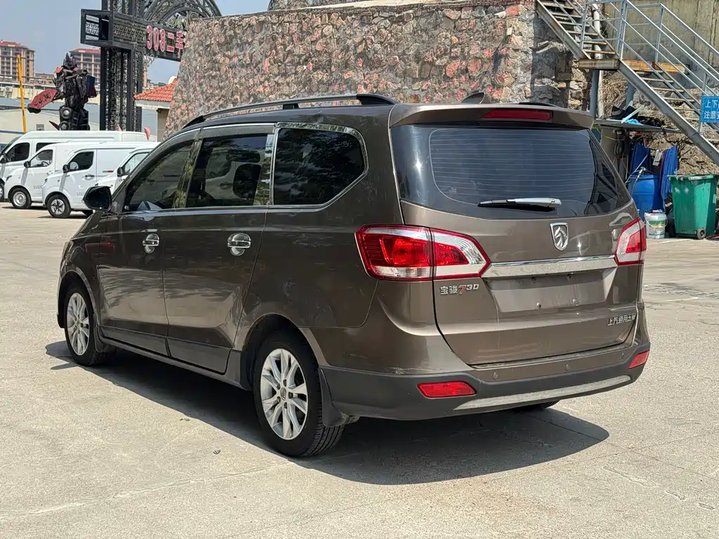 Baojun 730 2015