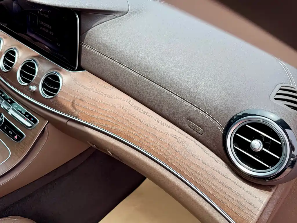 Mercedes-Benz E-Class 2020 — фото 22