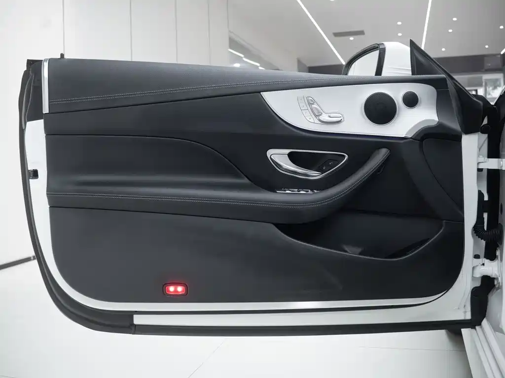 Mercedes-Benz E-Class 2023 — фото 12