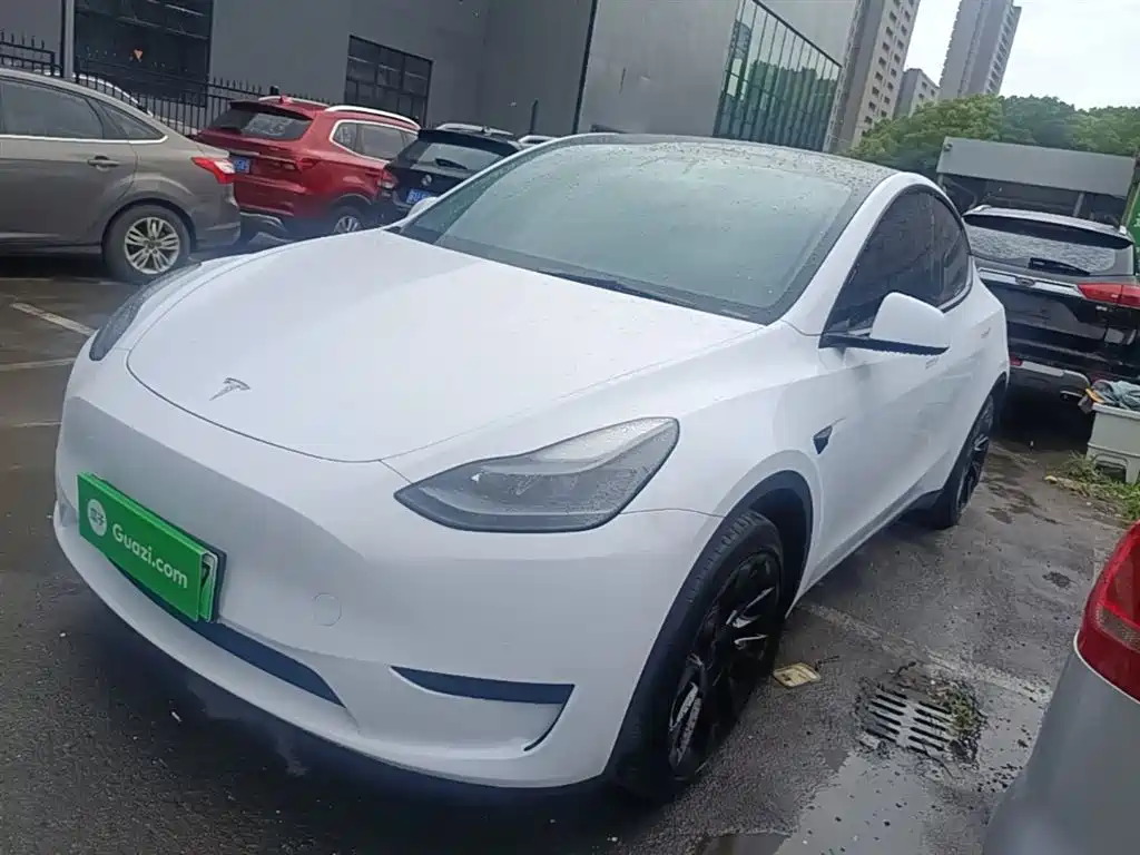 Tesla Model Y 2023 — фото 1