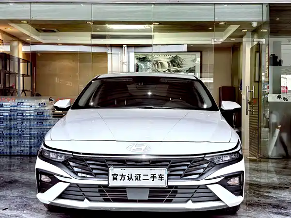 Hyundai Elantra 2024