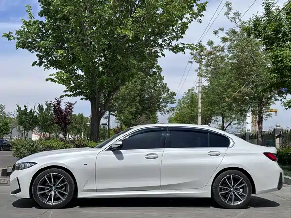 BMW 3 Series 2023