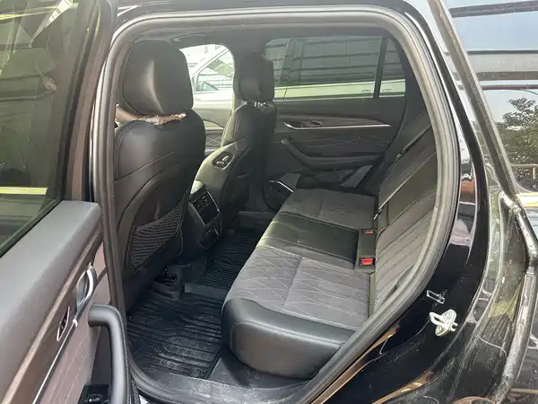 Geely Xingyue L 2025