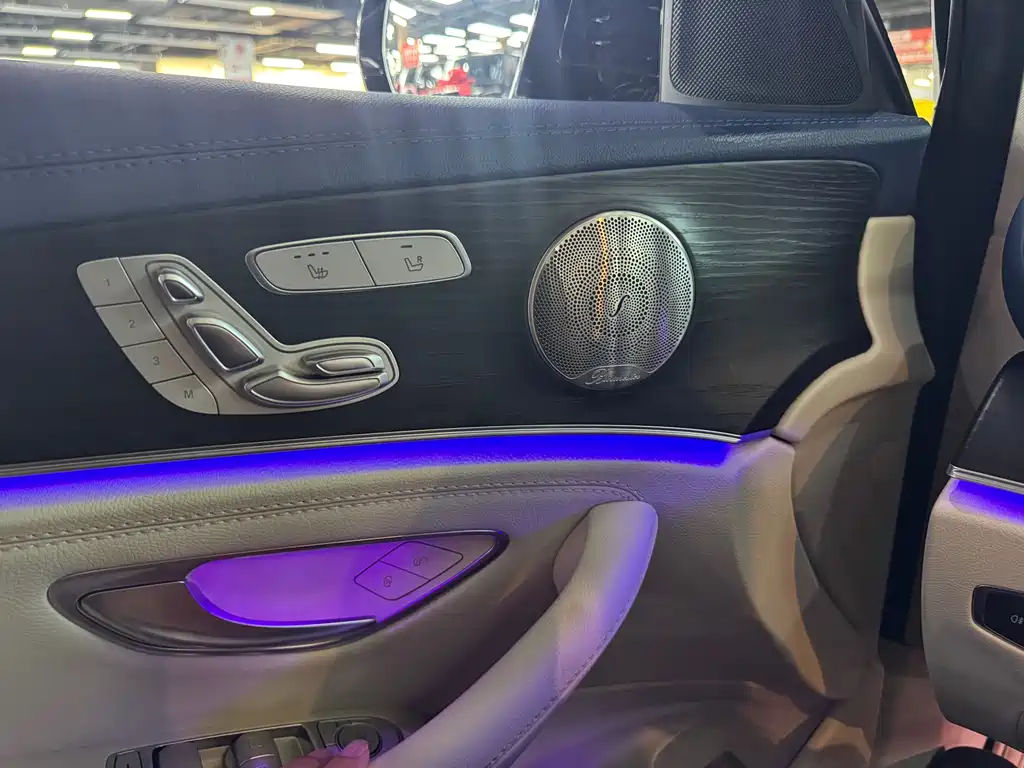 Mercedes-Benz E-Class 2022 — фото 16