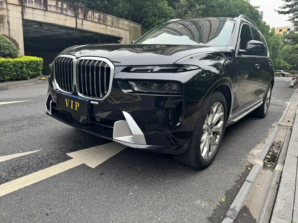 BMW X7 2023