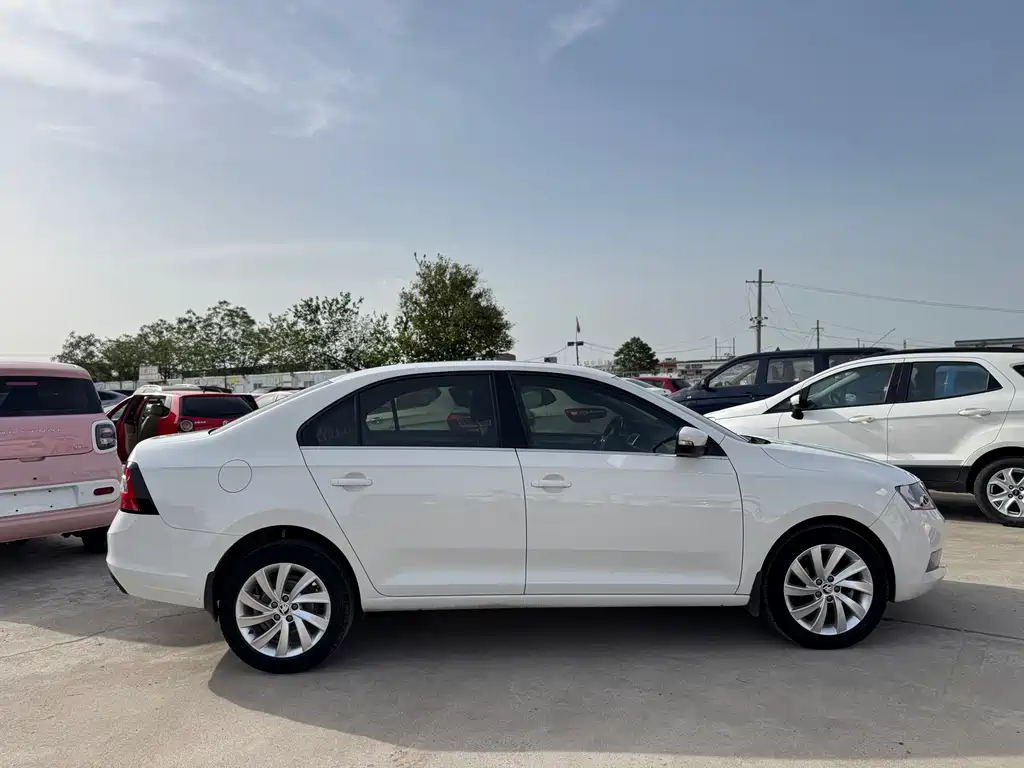 Skoda Rapid 2019 — фото 8