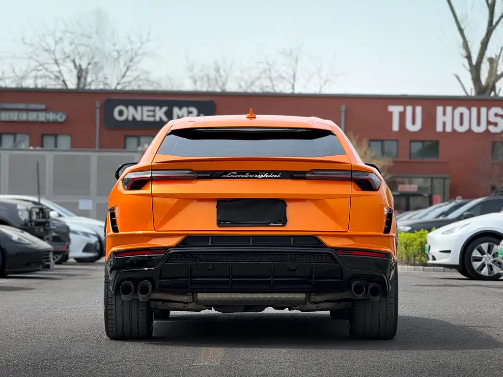 Lamborghini Urus 2023 — фото 19