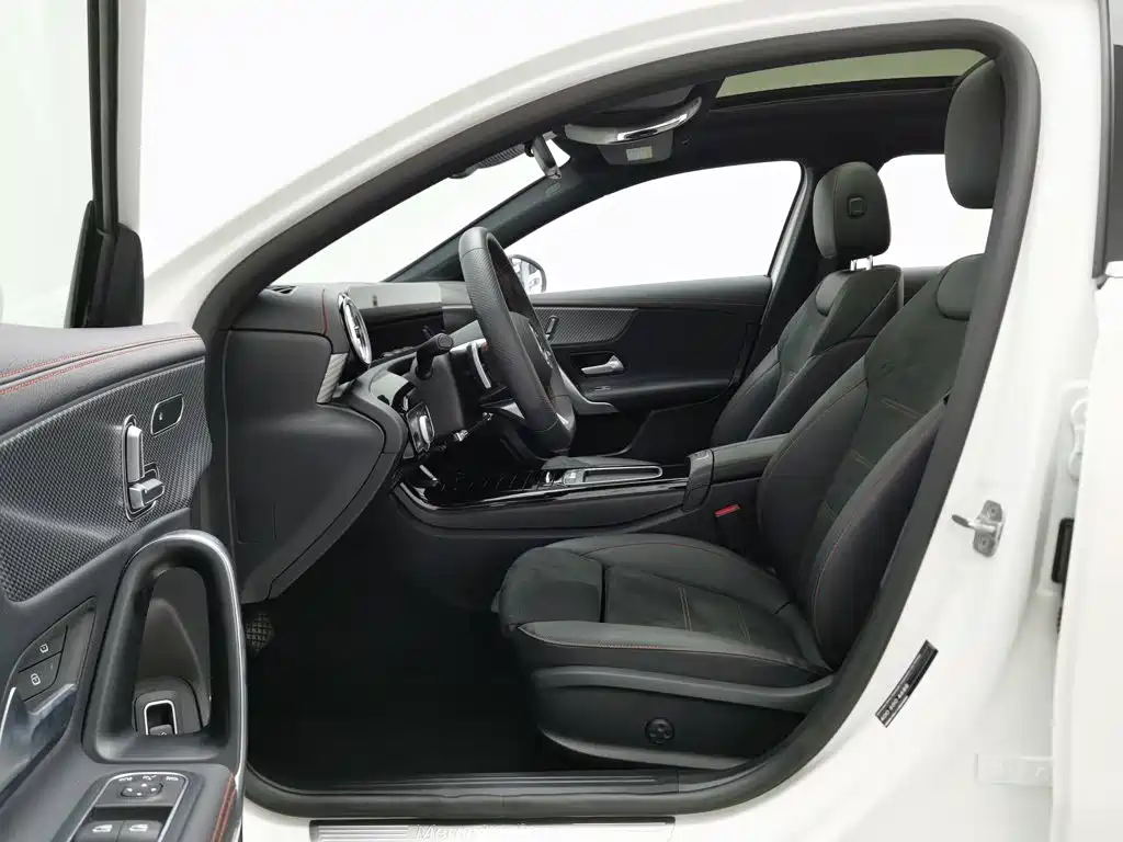 Mercedes-Benz A-Class 2025 — фото 10