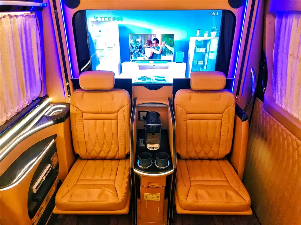 Mercedes-Benz Sprinter 2019 — фото 10
