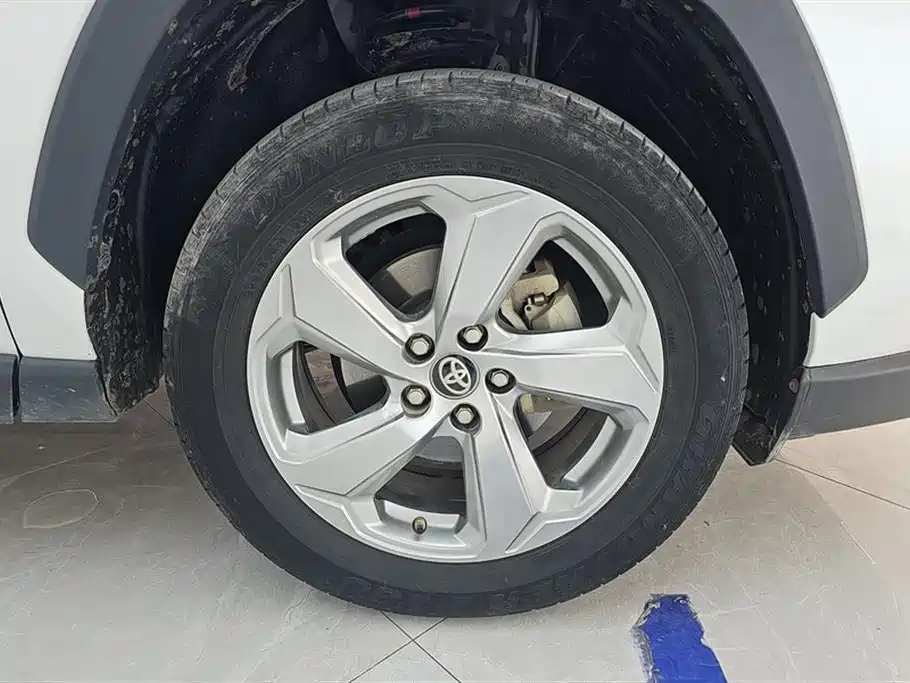 Toyota RAV4 2021