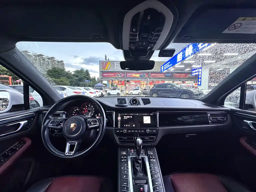 Porsche Macan 2019 — фото 10