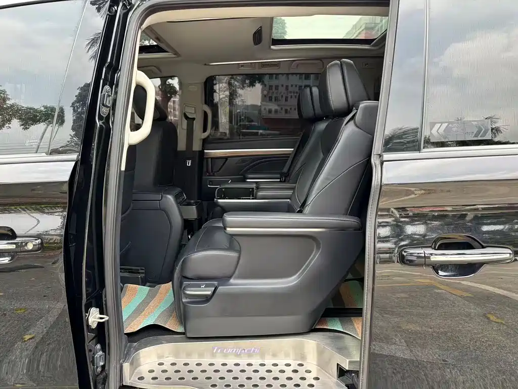 GAC Motor Trumpchi M8 2021 — фото 8