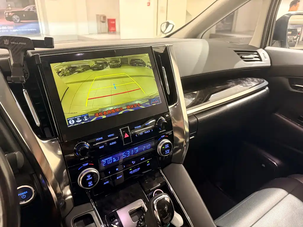 Toyota Vellfire 2021 — фото 9