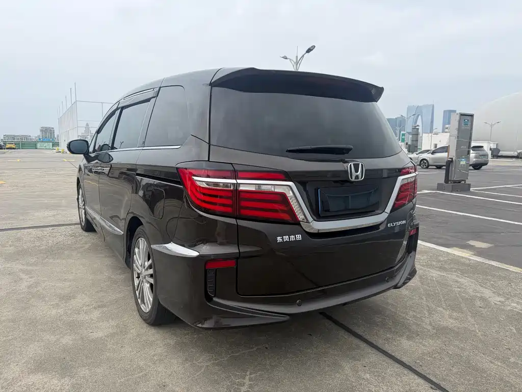 Honda Elysion 2016