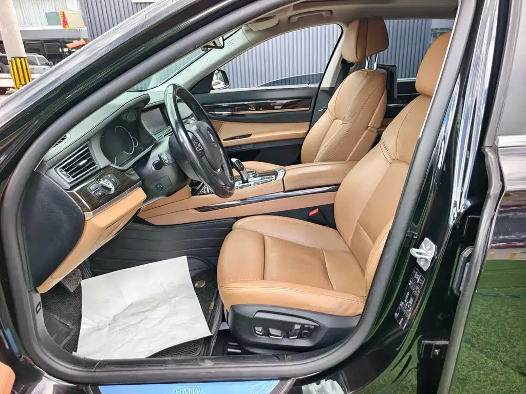 BMW 7 Series 2013 — фото 13