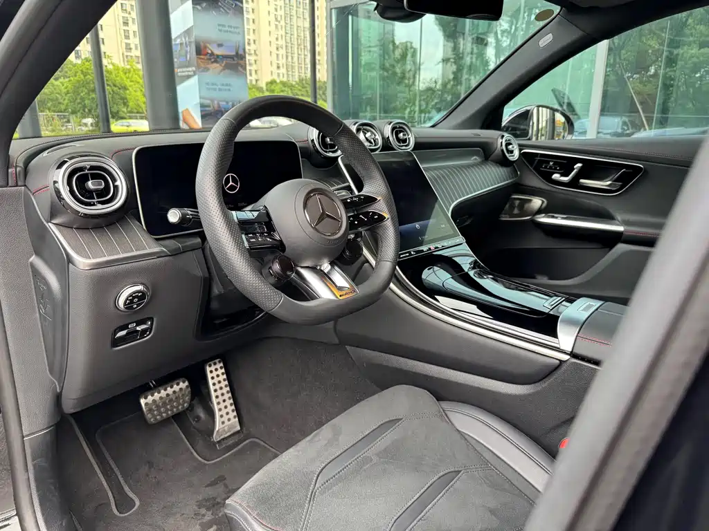 Mercedes-Benz GLC Coupe AMG 2025 — фото 11