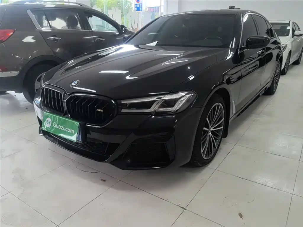 BMW 5 Series 2023 — фото 1