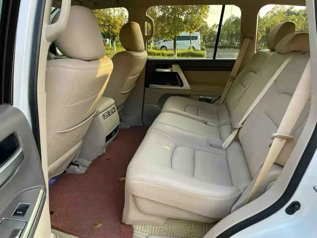 Toyota Land Cruiser 2020 — фото 4
