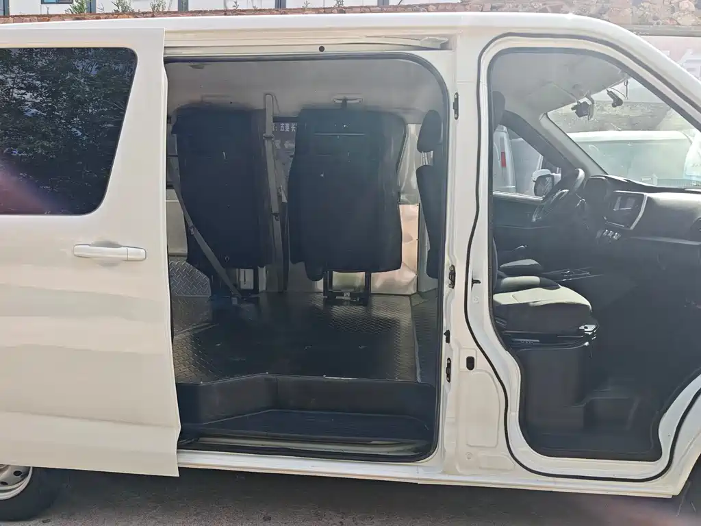 Changan Ruixing EM60 2025