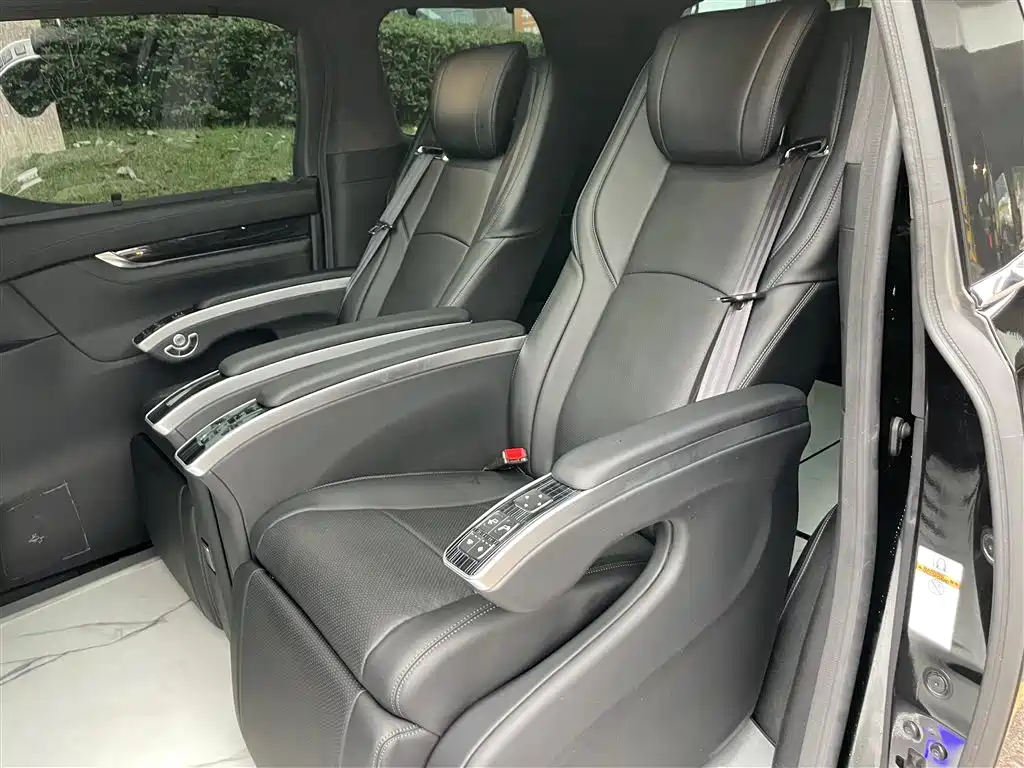 Toyota Alphard 2018 — фото 15